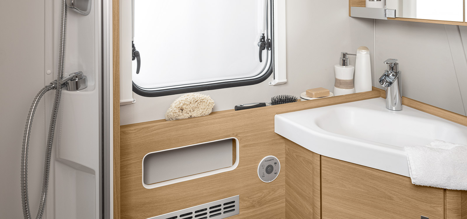 Variante für Grundrisse mit Querbett und Kinderbetten in den Wohnwagen von KNAUS